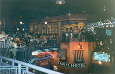 Famous Dave's - Chicago 1999